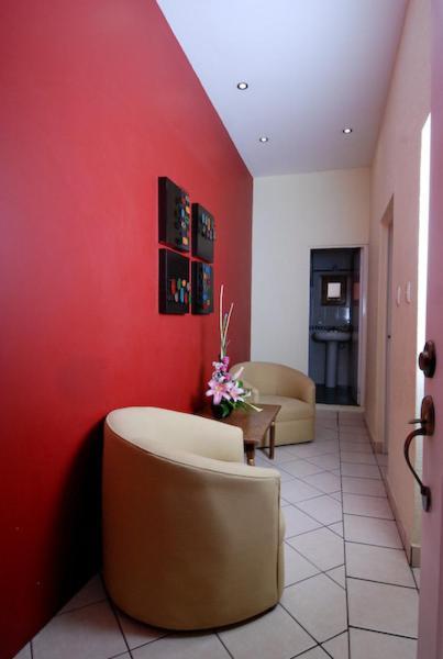 Hotel & Suites Galeria Morelia Rum bild